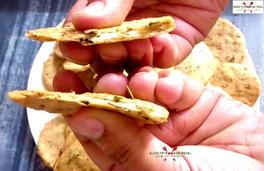 kasuri methi puri recipe