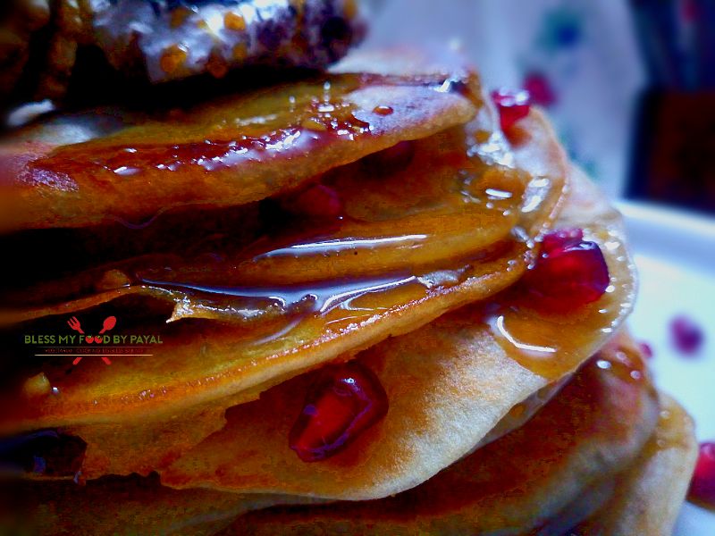 Eggless whole wheat banana pancake recipe | eggless banana pancakes | how to make eggless banana pancake