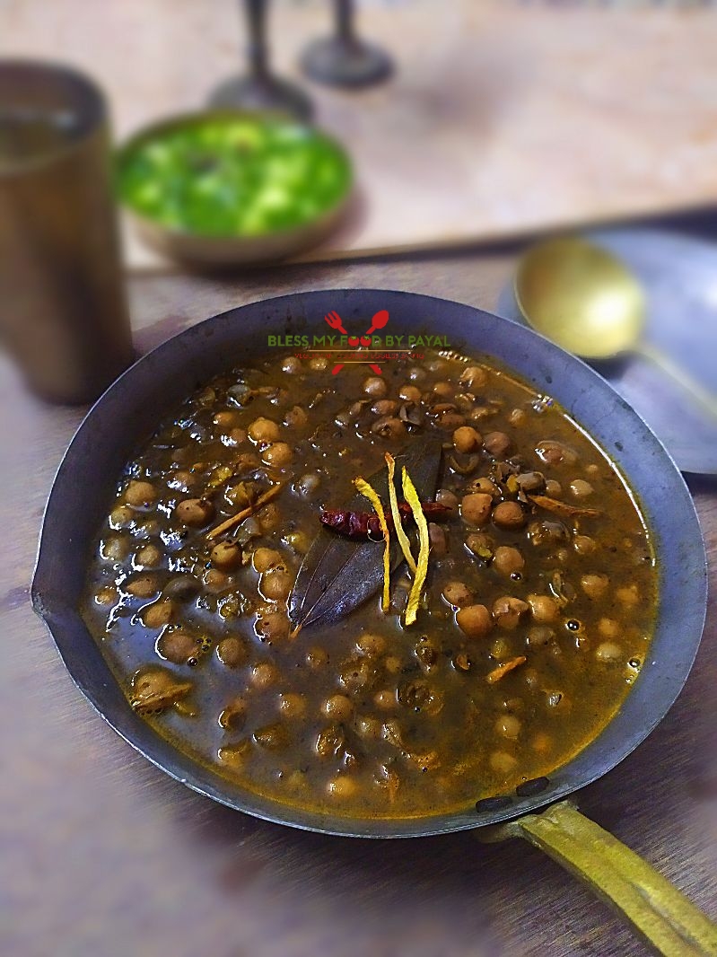 Jammu wale chole | pindi chole recipe | naan wale chole | Jammu street food chole