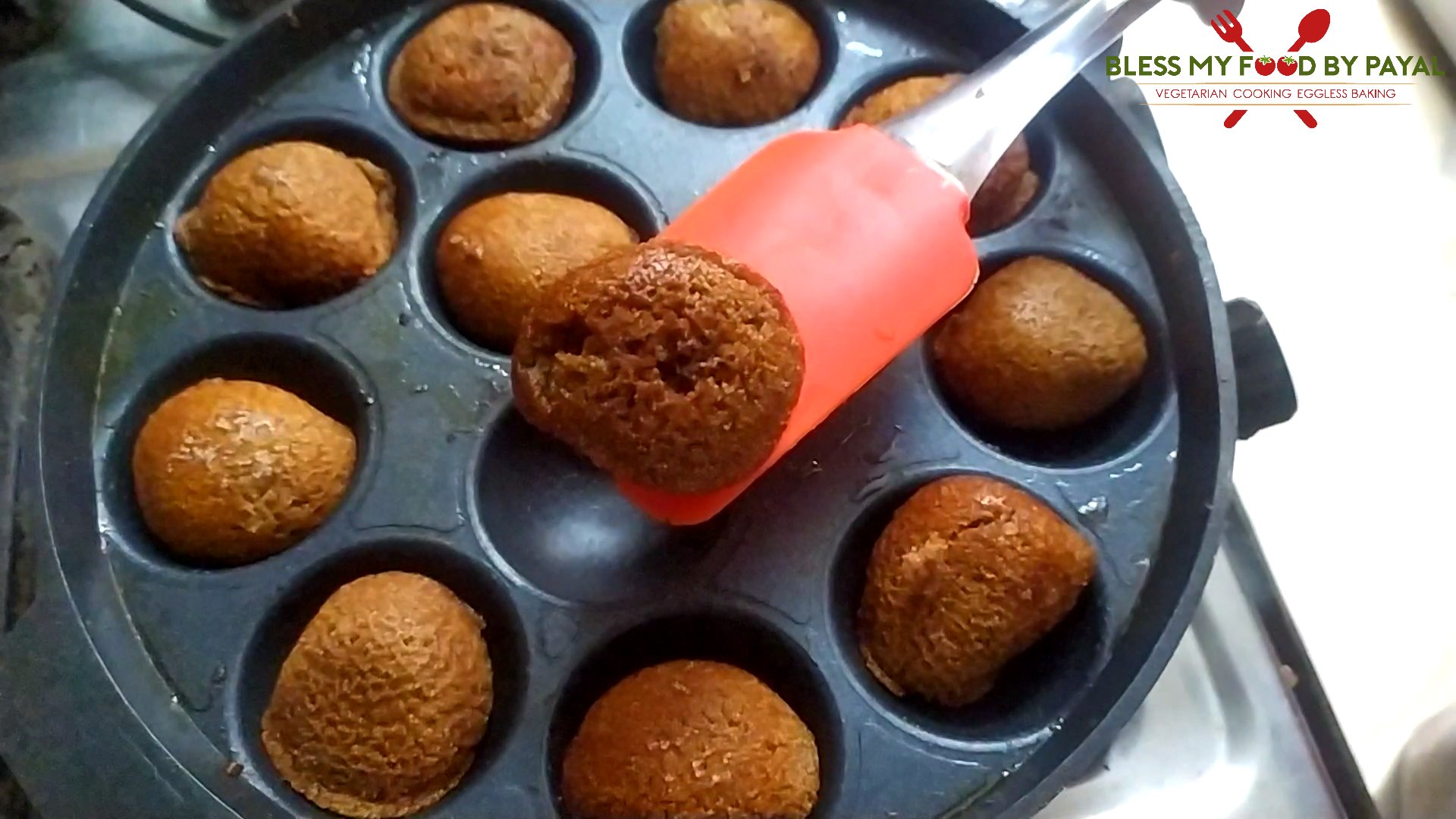 Mini eggless semolina chocolate cake in appam pan | rava chocolate cake pops eggless | suji chocolate cake in appe pan