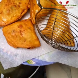 deep fried samosa