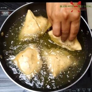 hot oil for frying samosa