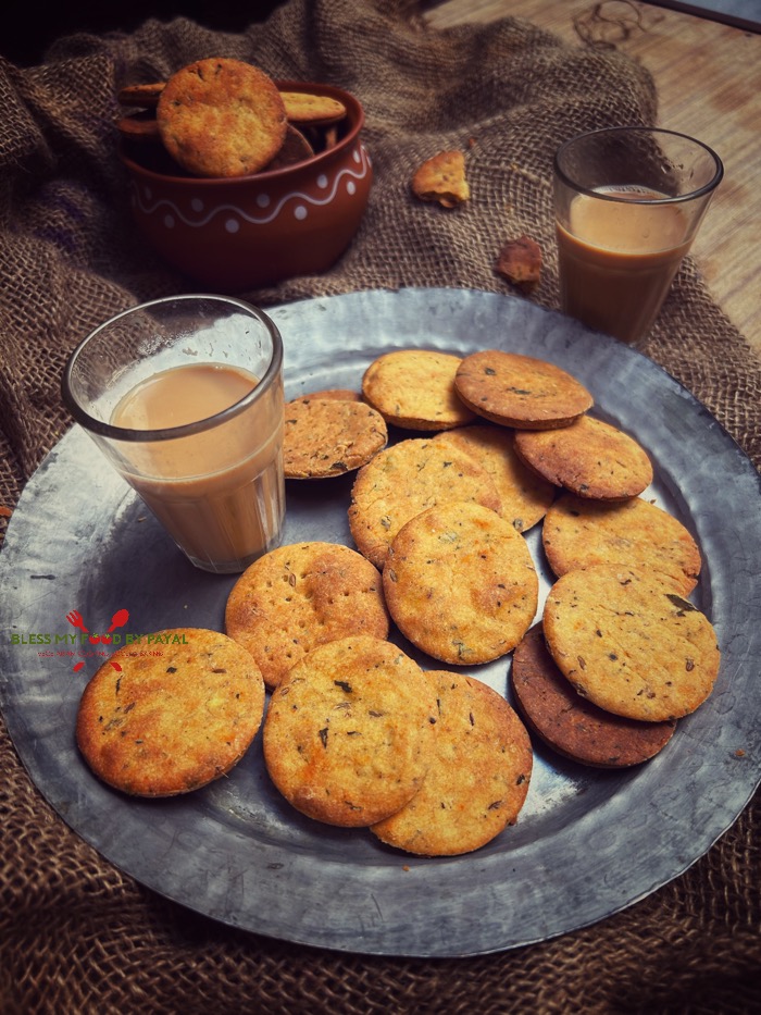 Baked Mathri Recipe - Air Fryer and Oven methods