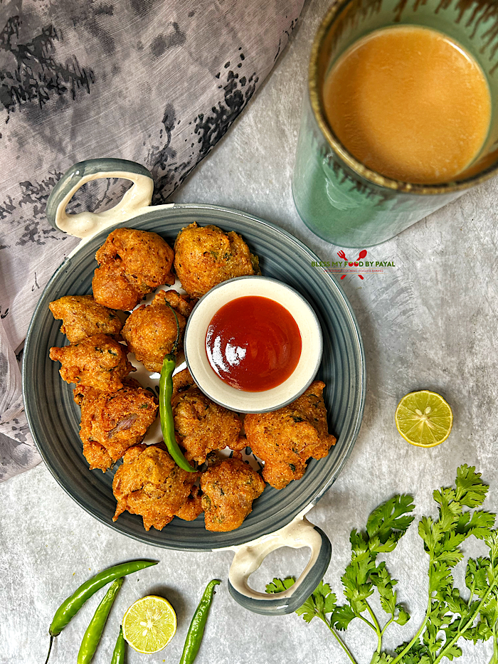 Besan and Rava Bhajiya Recipe | Suji aur Besan ke Pakode recipe