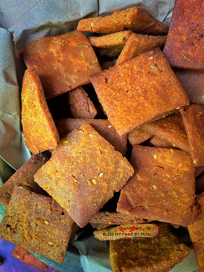 Gud Wali Mathri Recipe | Crispy Sweet Mathri with Jaggery