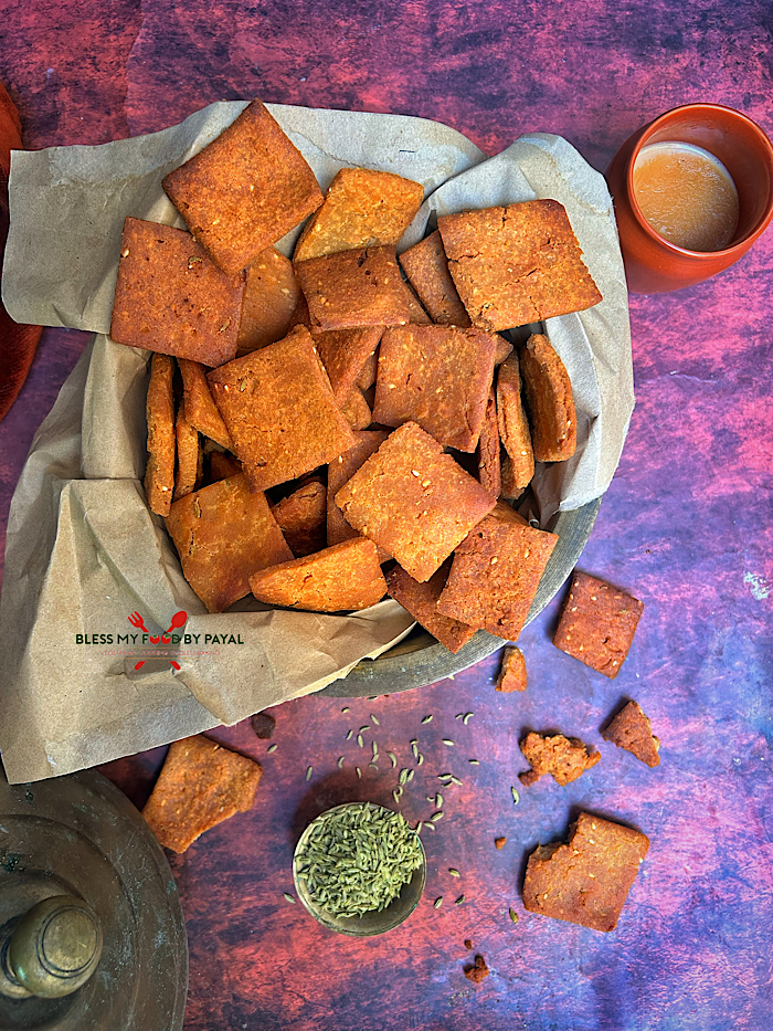 Gud Wali Mathri Recipe | Crispy Sweet Mathri with Jaggery