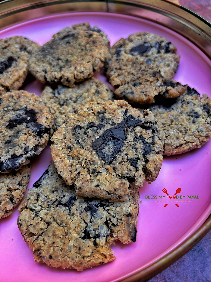 Eggless Chocolate Chunk Cookies