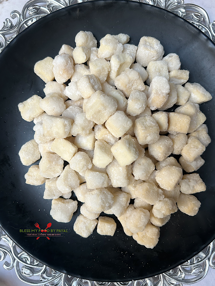How to make Chena Murki at home?