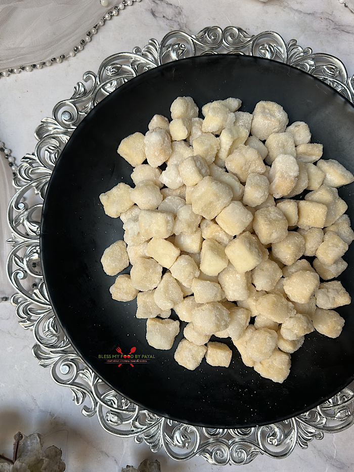How to make Chena Murki at home?
