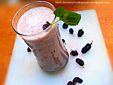 banana mulberry oats smoothie