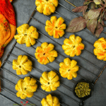 Vegan Pumpkin Dinner Rolls without thread