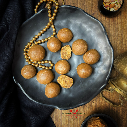 Atta gud laddu (wheat flour jaggery ladoo)